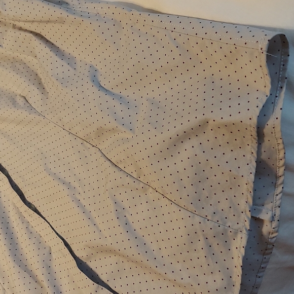 Ladies gray button down wrinkle free shaped fit - Picture 4 of 6